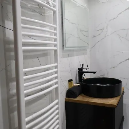 Comfy In Old Town With Mezzanine - Place Garibaldi, نيس