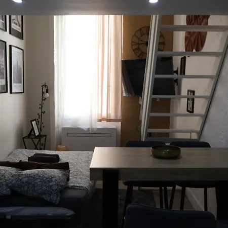 شقة Comfy In Old Town With Mezzanine - Place Garibaldi, نيس