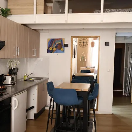 Comfy In Old Town With Mezzanine - Place Garibaldi, شقة *
